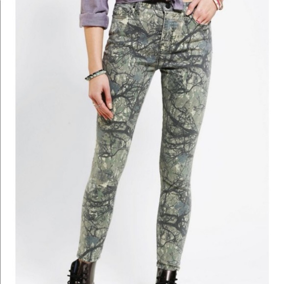 BDG Denim - BDG High Rise Twig Skinny Jeans Camo Print